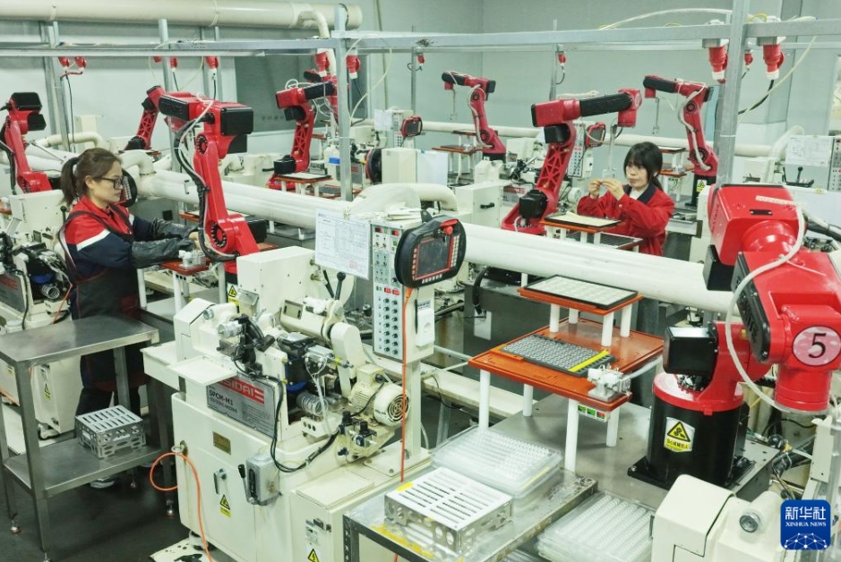 春節連休明けの仕事始め、活気あふれる生産現場