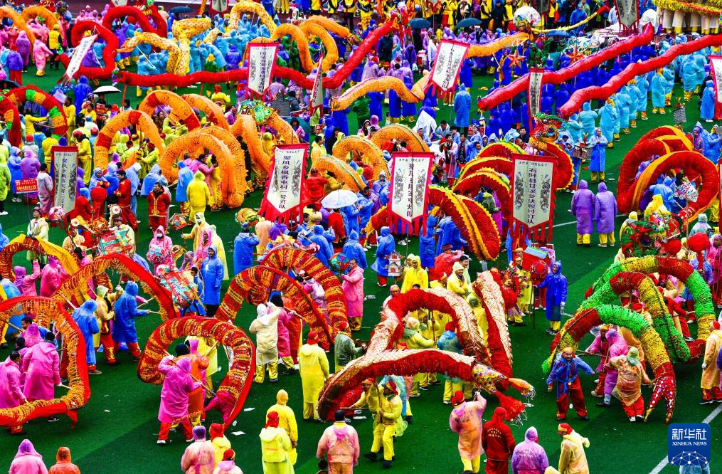 貴州省石阡県で仡佬族の伝統行事「毛竜節」が開催