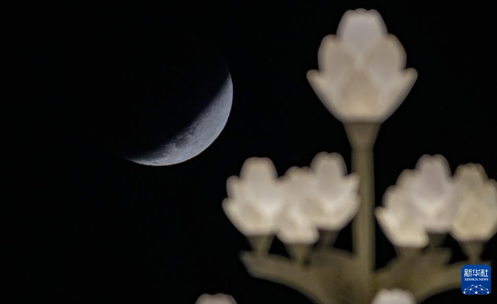 元宵節の夜空に皆既月食