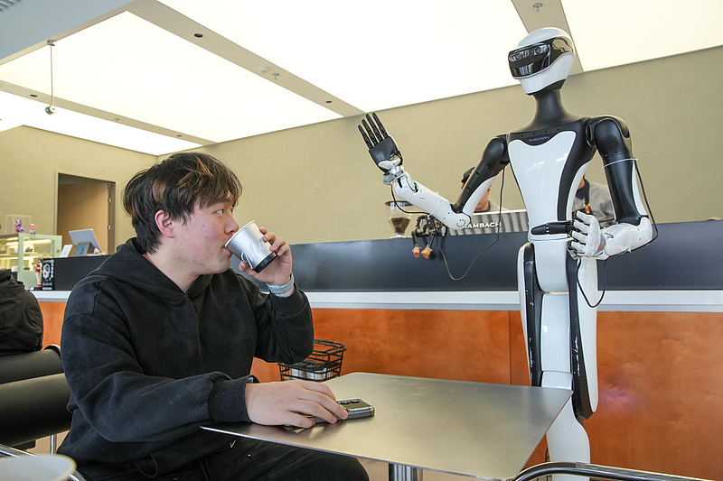 湖州市で初の「ロボットカフェ」がオープン　浙江省