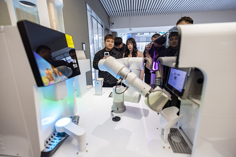 湖州市で初の「ロボットカフェ」がオープン　浙江省