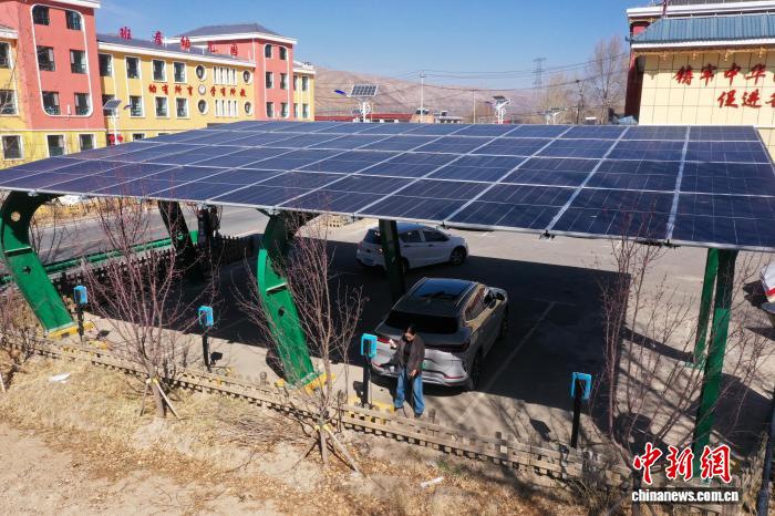 青海省初の「ゼロカーボン村」班彦村を訪ねて