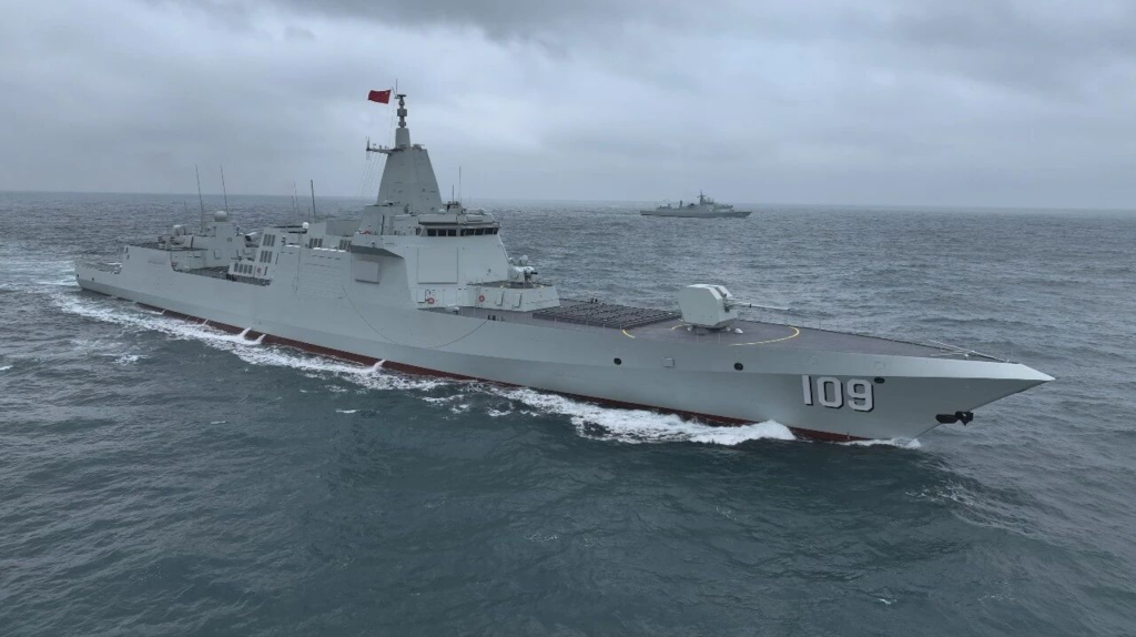 ステルス性能が向上　新型「1万トン級大型駆逐艦」を軍事専門家が解説