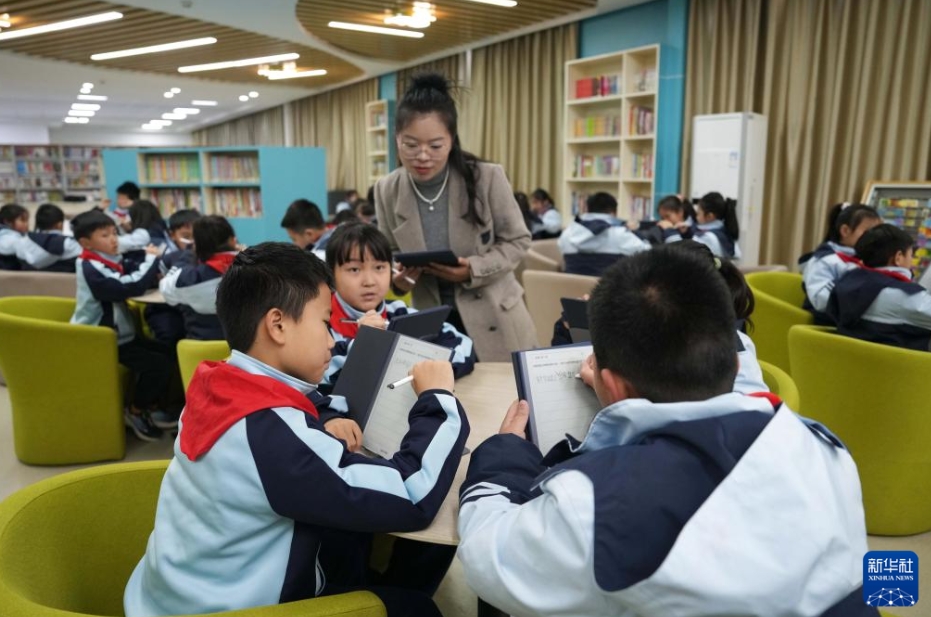 スマート教室で迎える新学期　湖南省