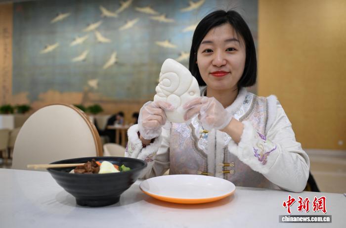 遼寧省博物館レストランの文化財メニューが来館者に人気