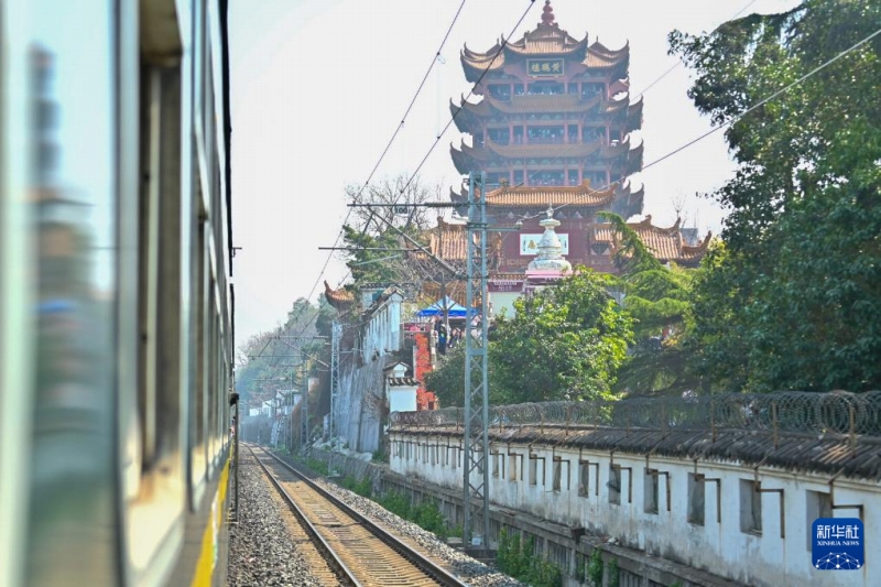 約140円で武漢市内を一周旅行できる列車が人気に