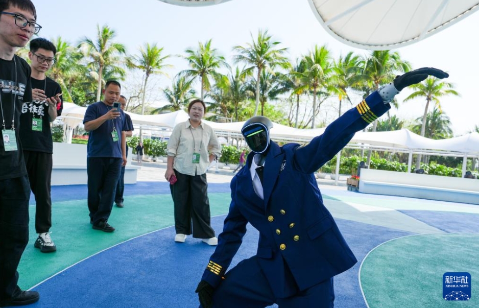 ボアオ・アジアフォーラムをサポートするスマートロボット　海南省