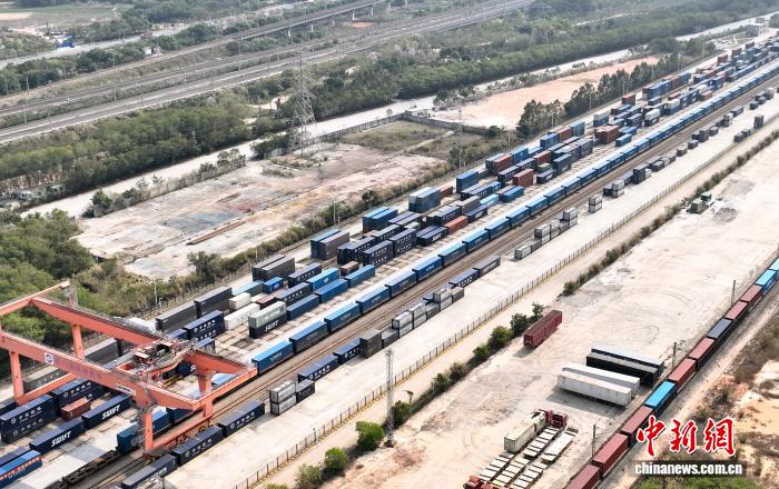 欧州-アジア間の越境物流網を構築する厦門の「中欧班列」　福建省