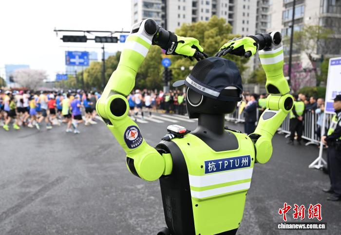 AI交通警察やARグラス、ハイテクが都市マラソンをサポート　浙江省杭州