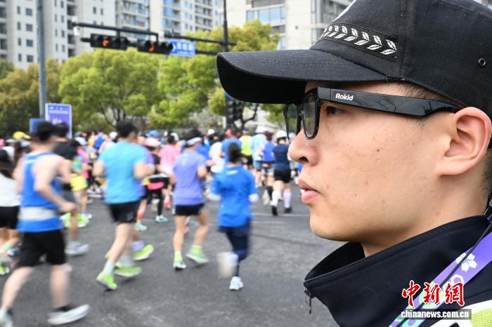 AI交通警察やARグラス、ハイテクが都市マラソンをサポート　浙江省杭州