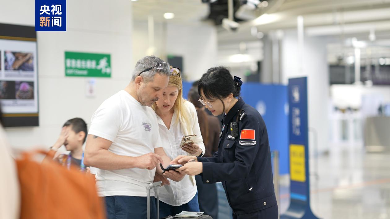 深セン出入国検査所から出入国した外国人の数が昨年より20日早く200万人の大台突破