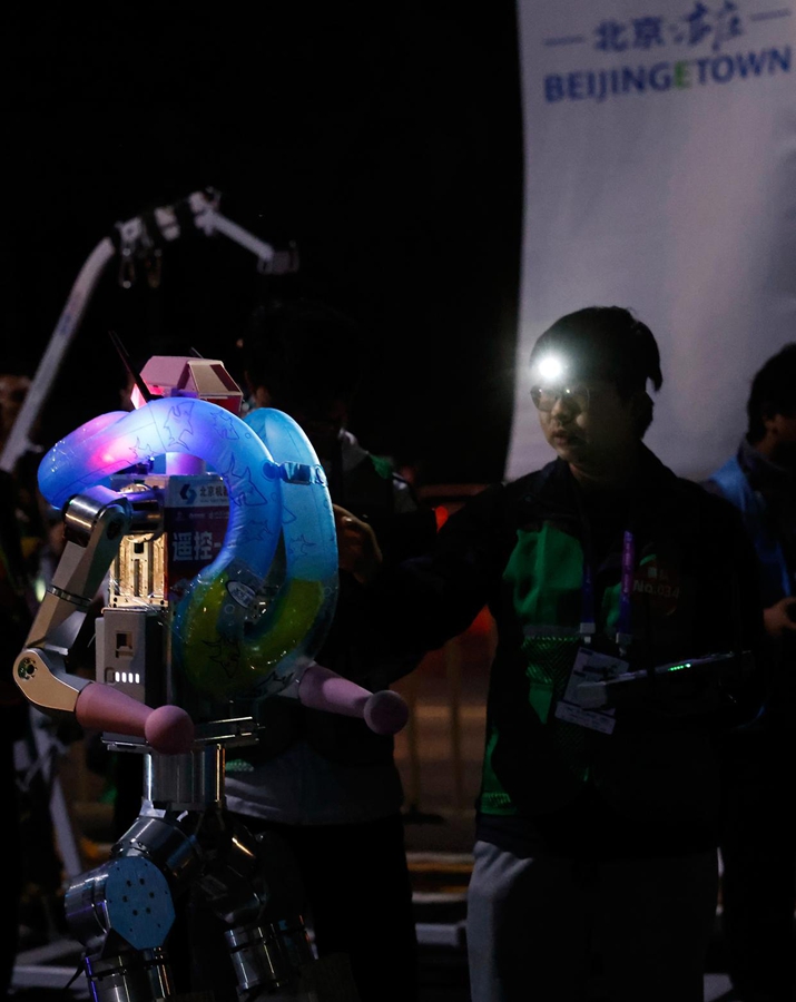 北京で人型ロボット・ハーフマラソンの総合テスト実施