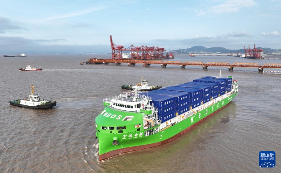 世界最大の1万トン級純電動スマートコンテナ船が初出航　浙江省寧波舟山港