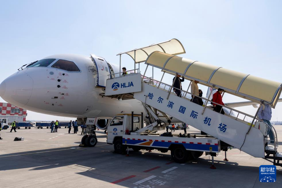 東方航空C919型機が哈爾浜-上海線に就航