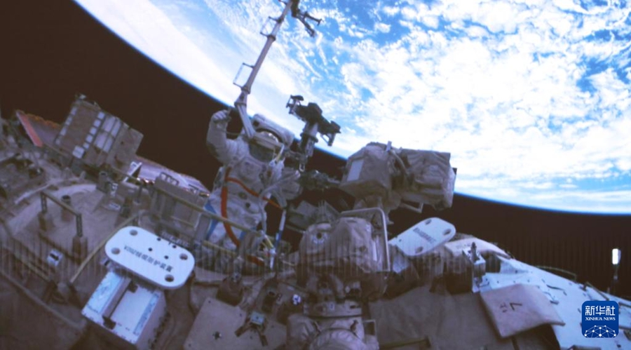 有人宇宙飛行船「神舟21号」宇宙飛行士、3回目の船外活動を無事完了