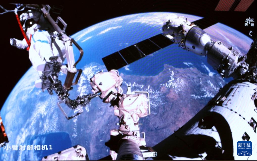 有人宇宙飛行船「神舟21号」宇宙飛行士、3回目の船外活動を無事完了
