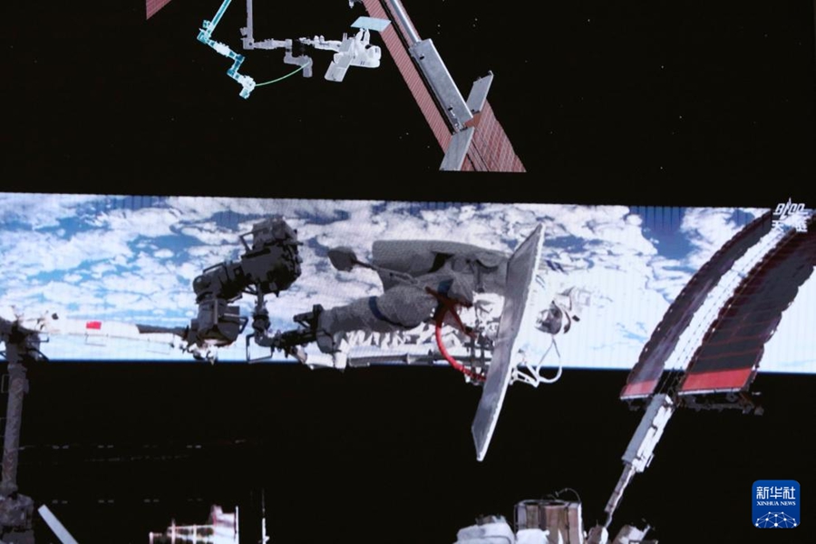有人宇宙飛行船「神舟21号」宇宙飛行士、3回目の船外活動を無事完了