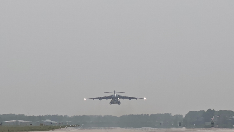 中国空軍機「運-20B」が13回目となる在韓中国人民志願軍烈士の遺骨帰還のため訪韓