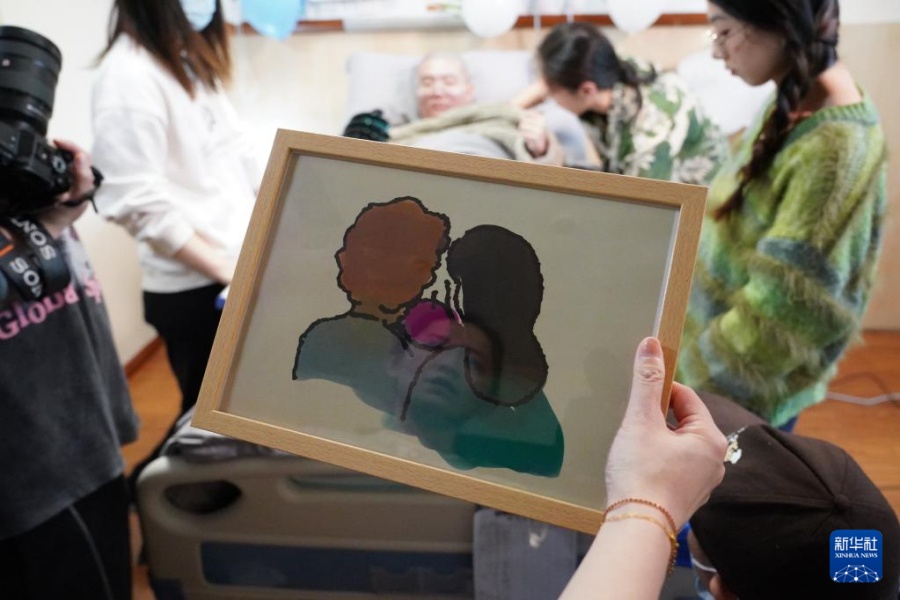 BMI技術で再び筆を握るようになった麻痺患者