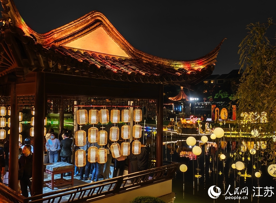 夜の蘇州盤門景勝地（撮影・李欣陽）。