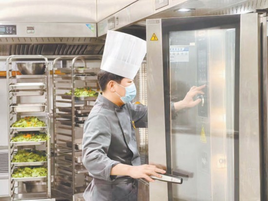一般市民も利用できる北京市のAIロボット食堂
