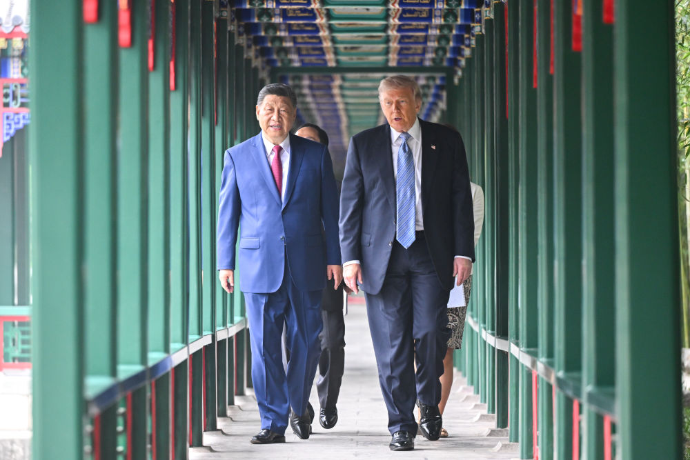 習近平国家主席とトランプ米大統領が中南海で会談