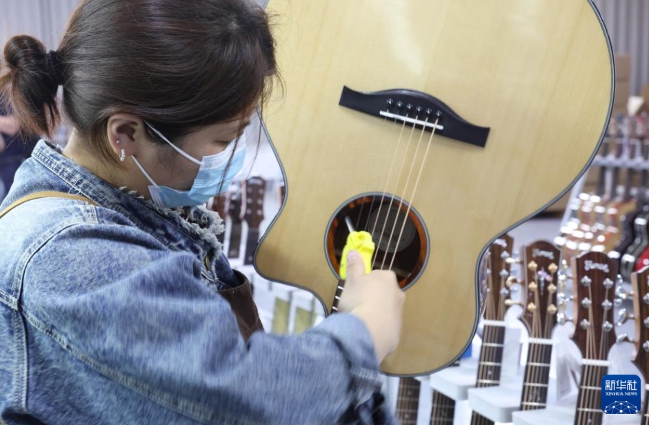 1本のギターが「奏でる」新たな産業形態　湖南省東安