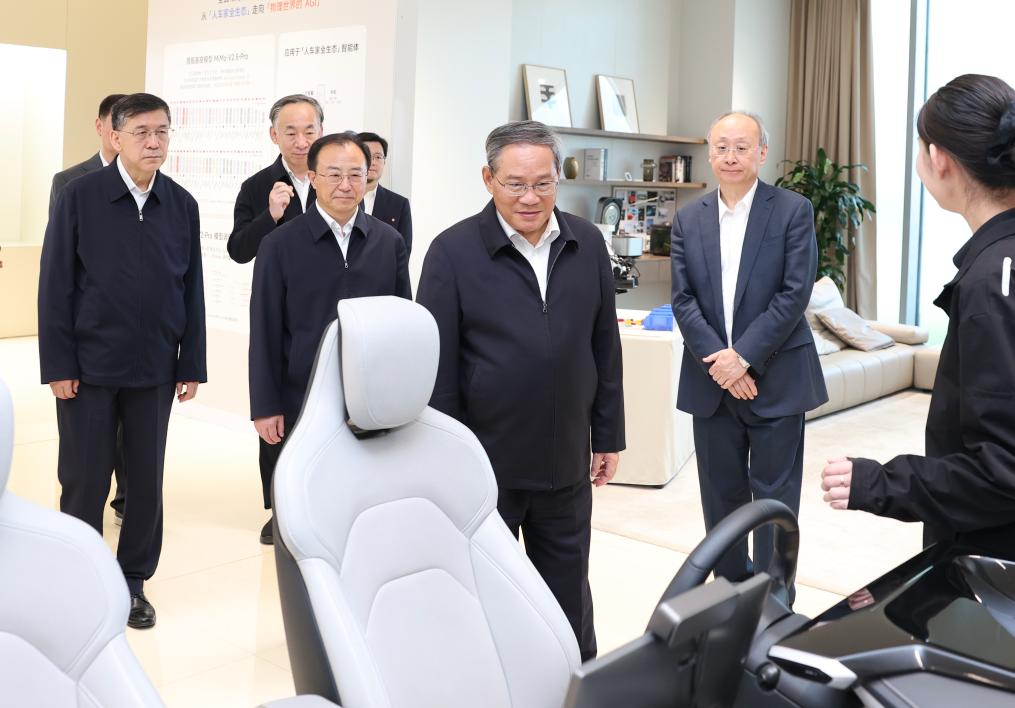 李強総理が北京視察　「AIと先進的製造業の深い融合を推進」と強調