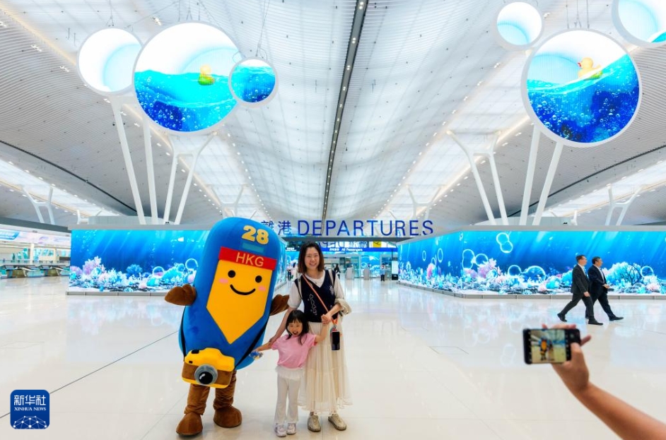 香港国際空港、第2ターミナルビル旅客出発施設の運用開始