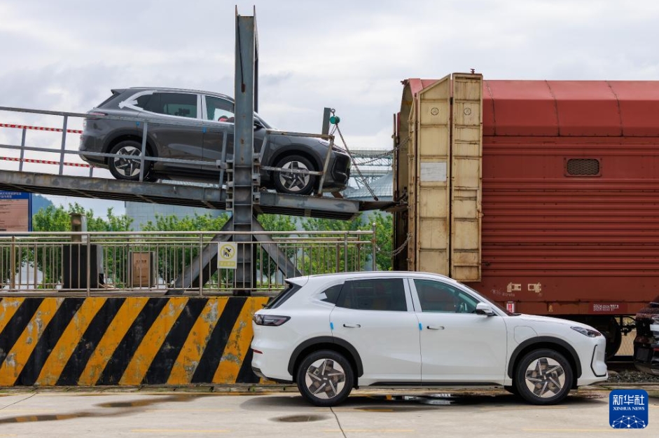 JSQ型特別貨物車両の「中亜班列」が運行開始　貴州省初