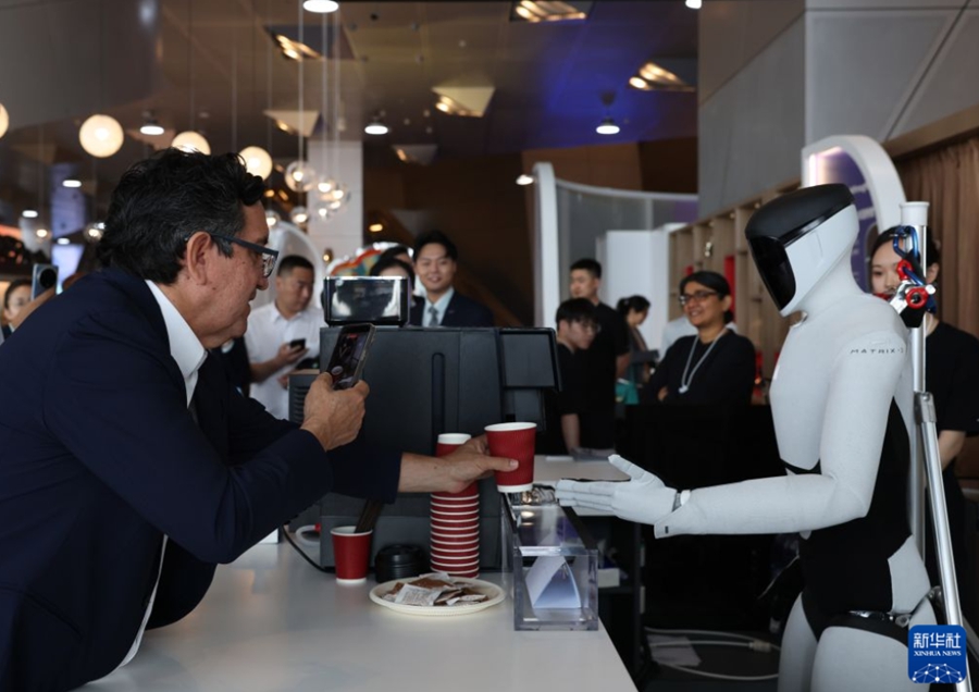 夏季ダボス会議で注目を集めた議題はAI　遼寧省大連市