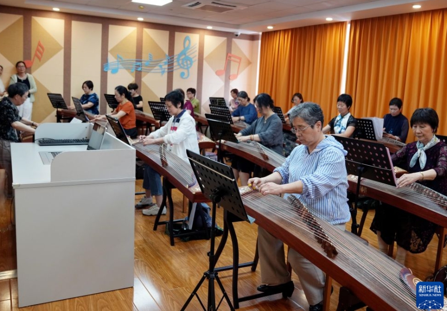 上海老年大学でオープンキャンパスイベント