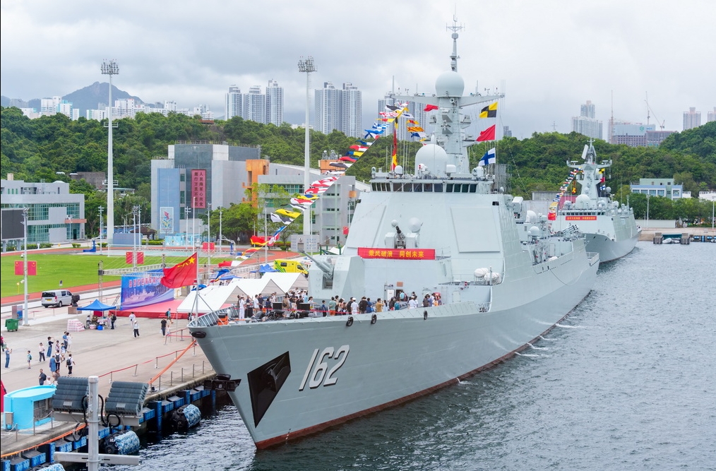 海軍艦艇編隊が香港・澳門特区に向けて一般公開