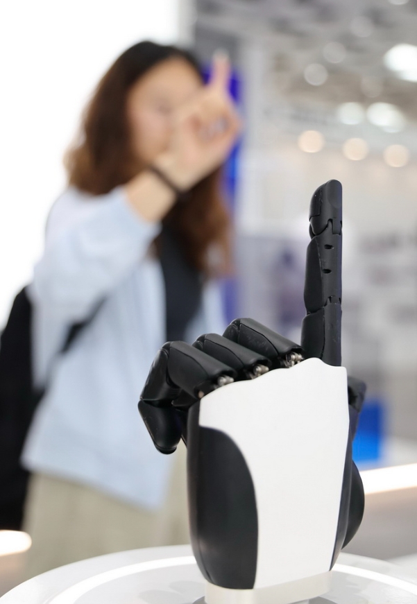 ロボット産業の総合サービス拠点を訪ねて　広東省深セン