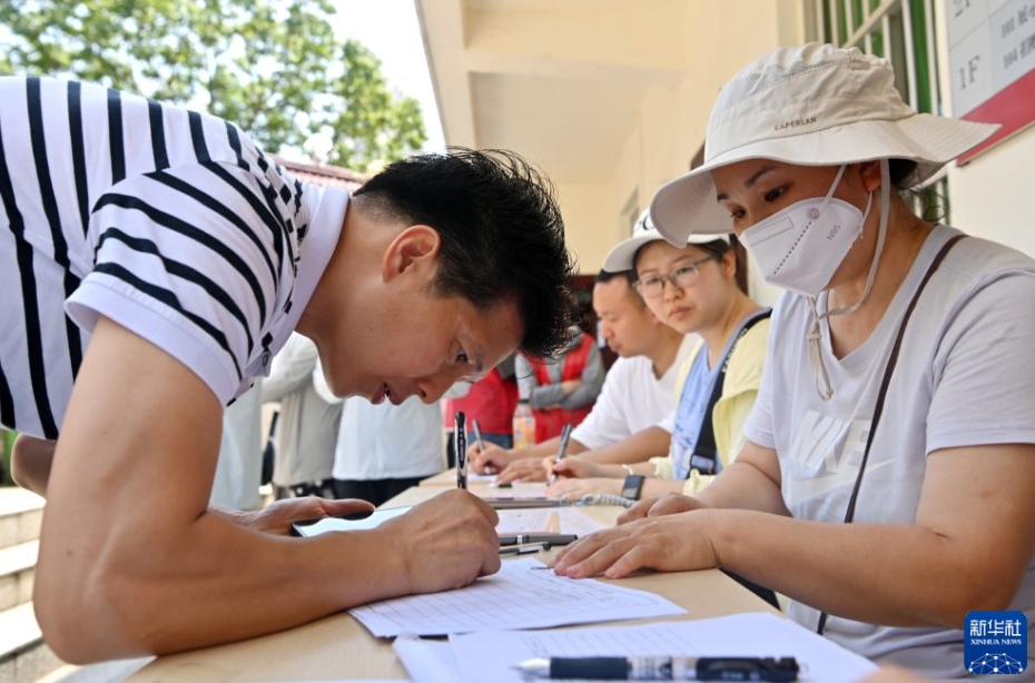被災地に社会各界から寄せられた支援物資などが次々到着　広西・南寧