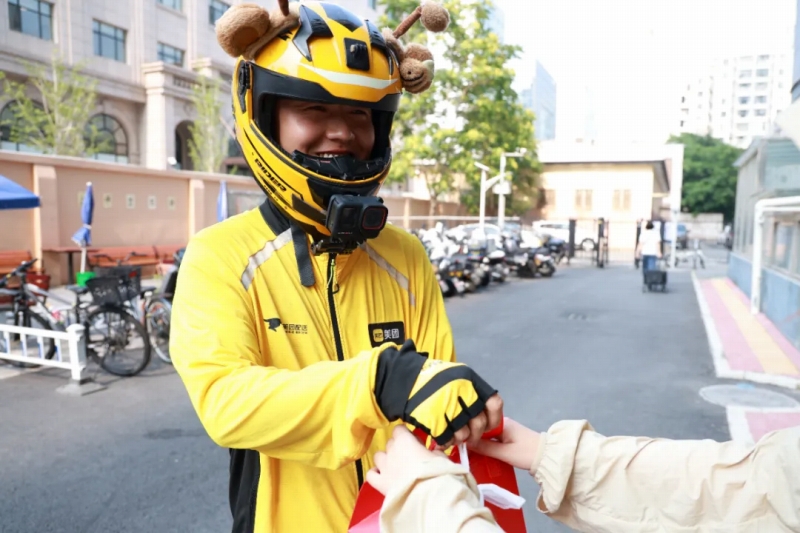 デリバリー配達青年が撮影したちょっとした出来事が「心温まる」と評判に