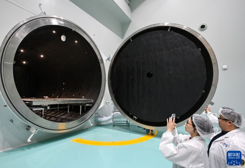 江蘇国宇星空科技有限公司で撮影した熱真空環境シミュレーションキャビン（7月20日撮影・陳曄華）。