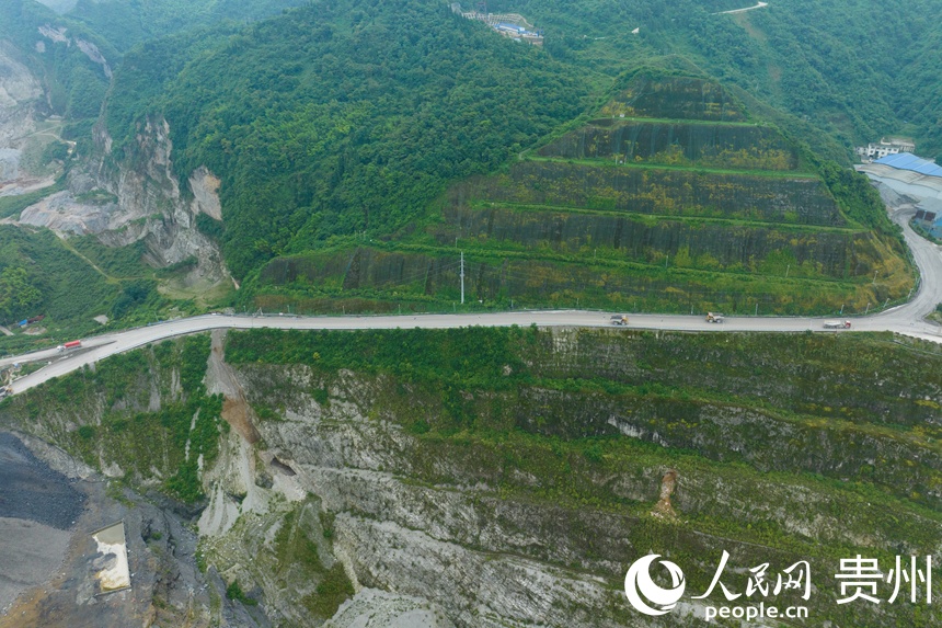 中国最大の単体露天掘りリン鉱山を訪ねて