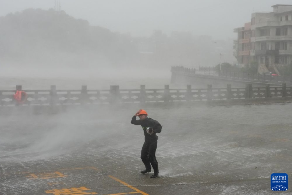 台風「ドルフィン」が上陸　浙江省