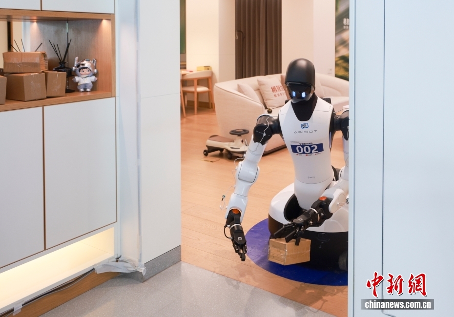第2回世界人型ロボット競技大会、家庭シナリオ競技が開始