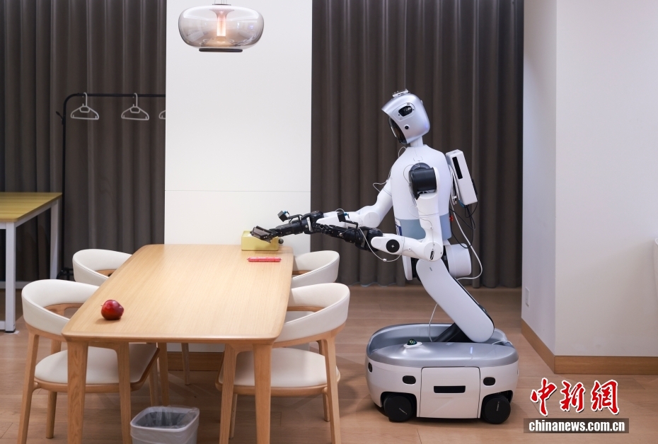 第2回世界人型ロボット競技大会、家庭シナリオ競技が開始