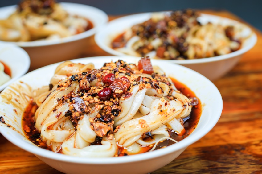 広元市の名物グルメである冷麺「女皇蒸涼麺」（画像提供・広元市党委員会宣伝部）。 