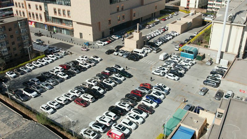 銀川市にある駐車場（写真提供・銀川市データ局）。