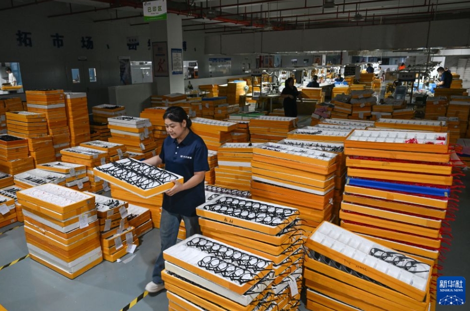 眼鏡産業が安定した雇用を創出　重慶市奉節県