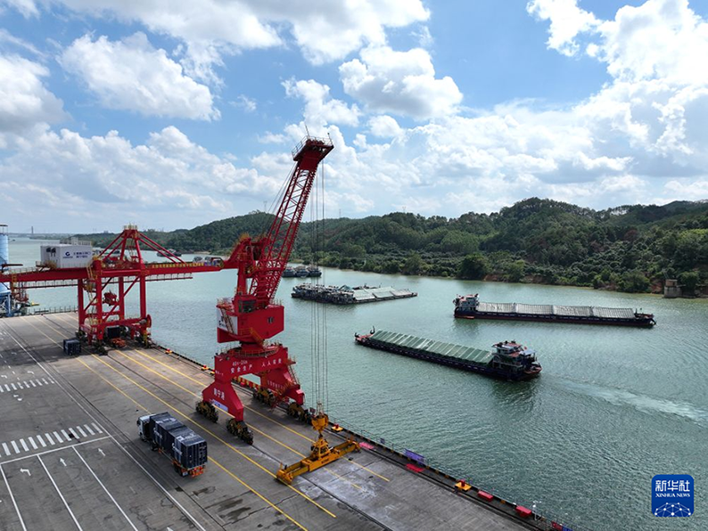 南寧港の平陸運河ルートの貨物量が1日平均約2万トン増加　広西