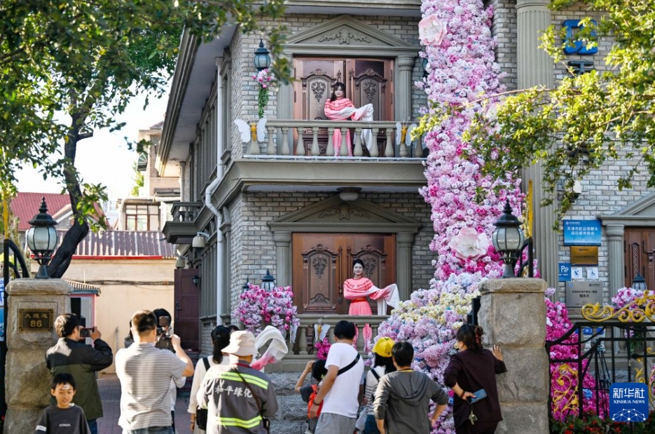街を舞台にした演劇フェスティバル開催　天津市