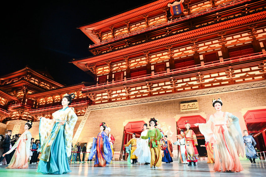 古都洛陽、応天門の「中国式」おもてなしで世界から訪れた人々を歓迎