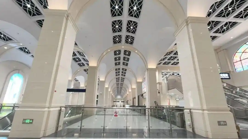 12号線漢口駅の北広場構内の様子（撮影・歓顔）。