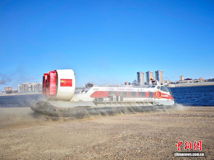 中国黒河市とロシア・ブラゴヴェシチェンスク間のホバークラフト運航がスタート