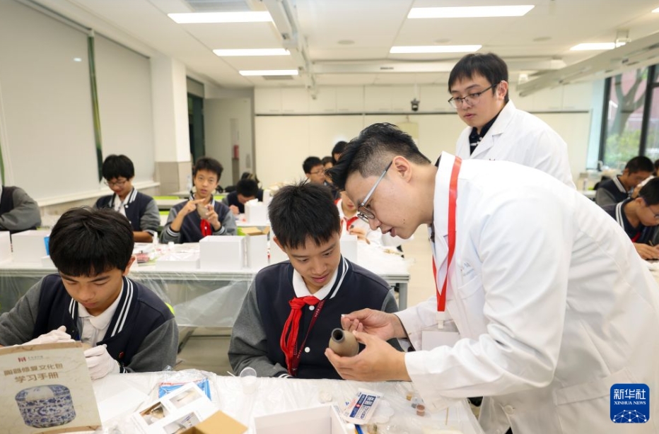 文化財・博物館の展示が学校へ　上海